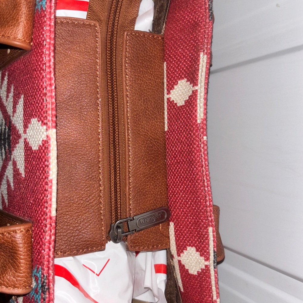 Wrangler Boho Aztec design Crossbody in Red,Blue,Brown,Black and White - Picture 6 of 9